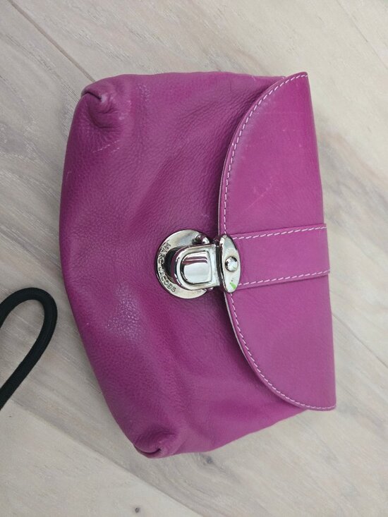 Marc Jacobs Handbags - Marc Jacobs Makeup Pink Leather Bag